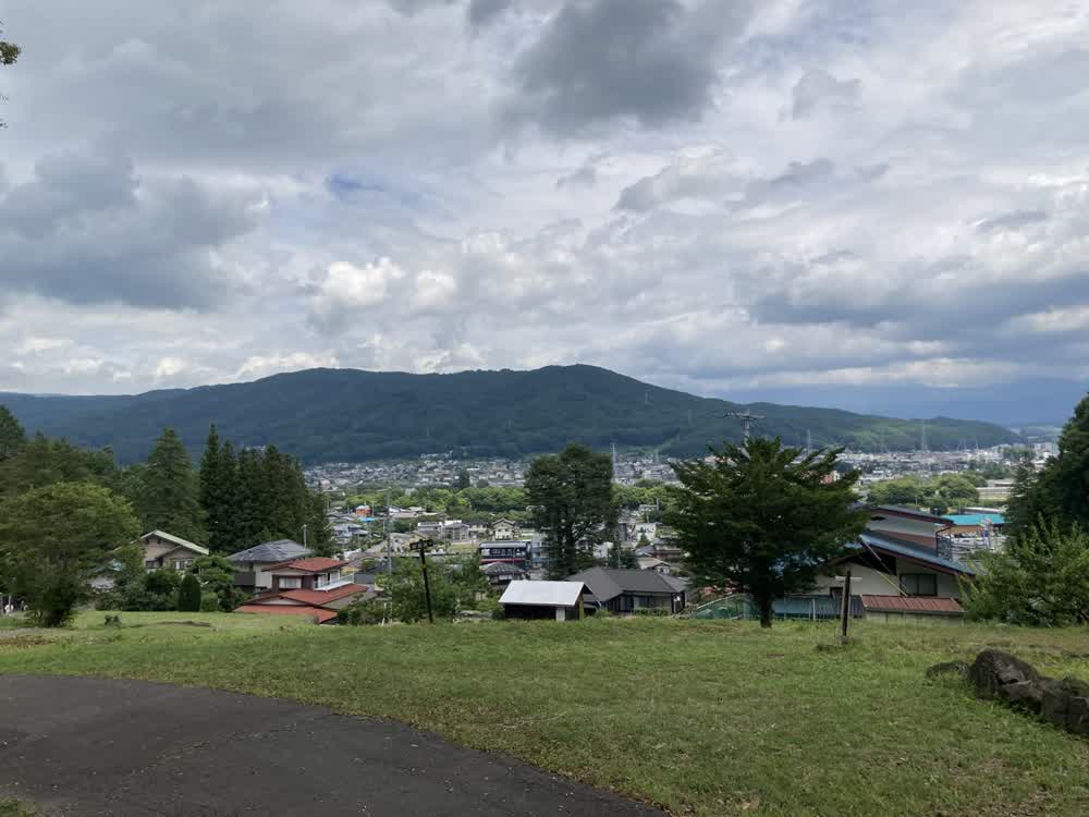 上社前宮の高台から見下ろす町並み